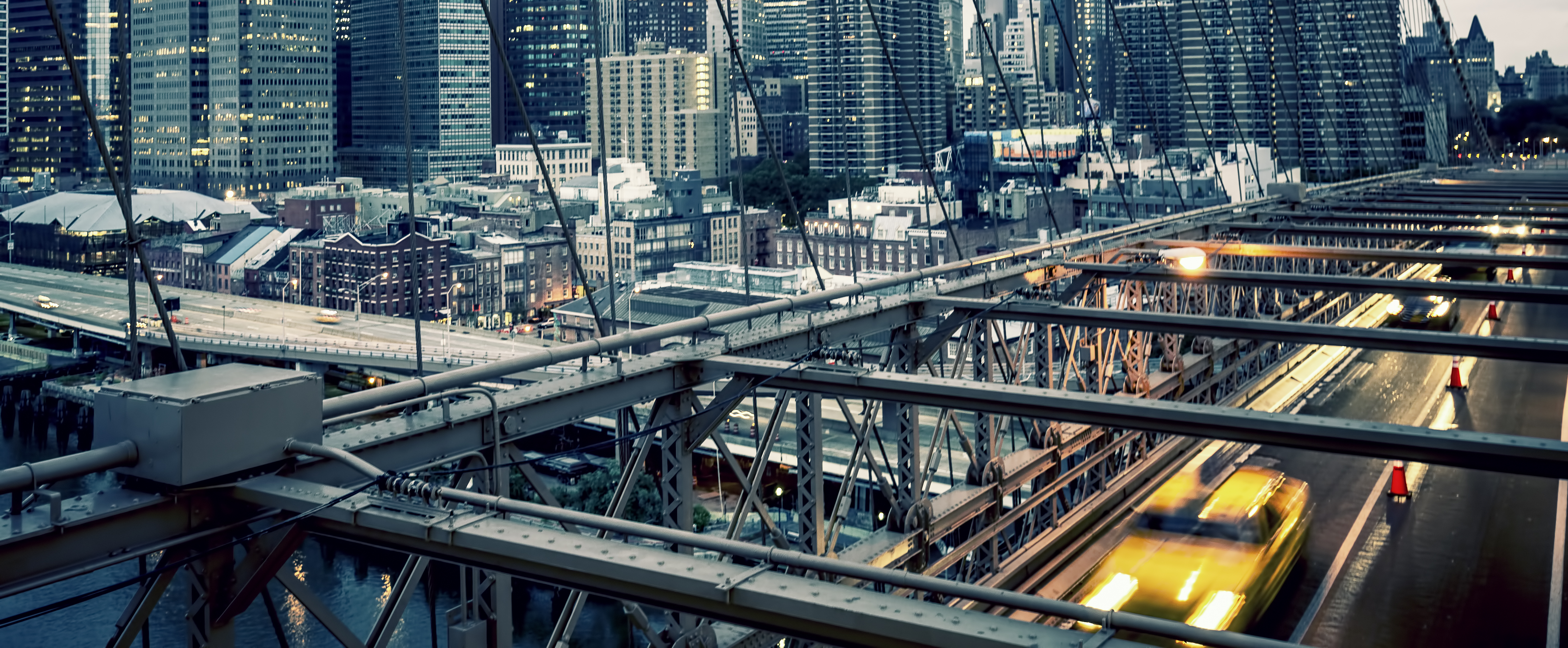 Une vue sur le pont de brooklyn à New York